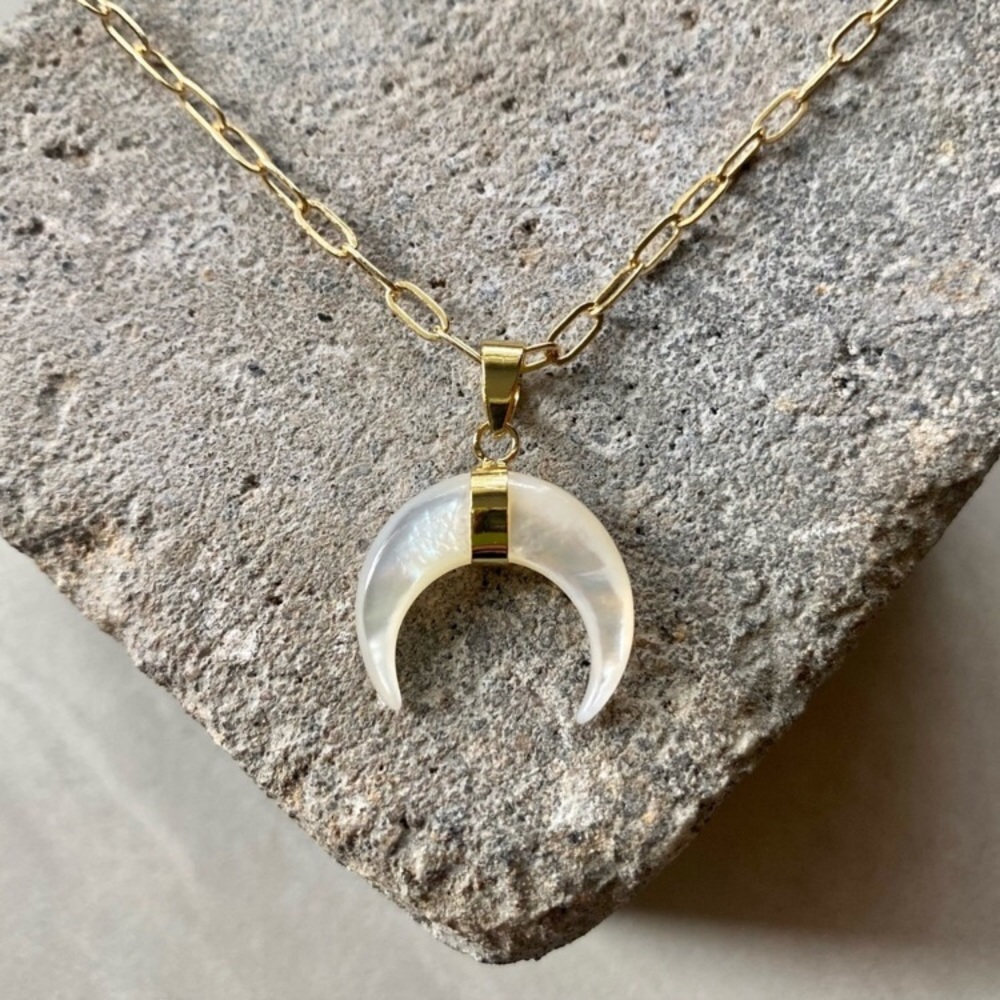 ❗️Last One❗️Mother of Pearl Double Horn Gold Necklace - Picture 4 of 12